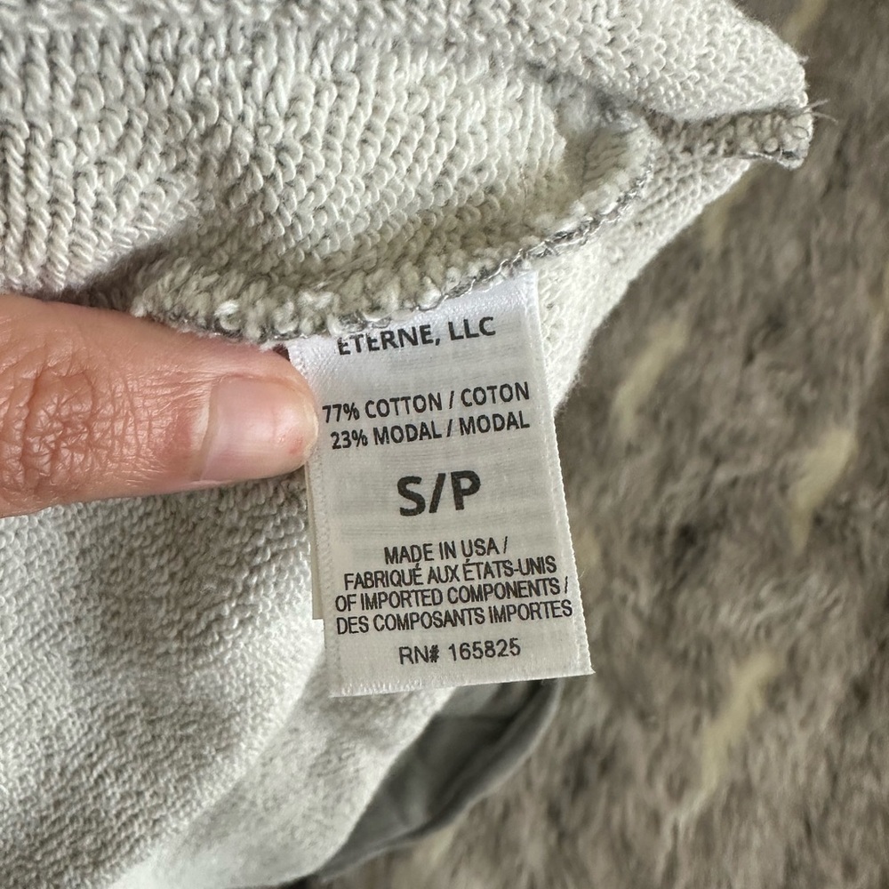 Eterne Gray Cropped Raw-Hem Sweatshirt - Picture 7 of 7